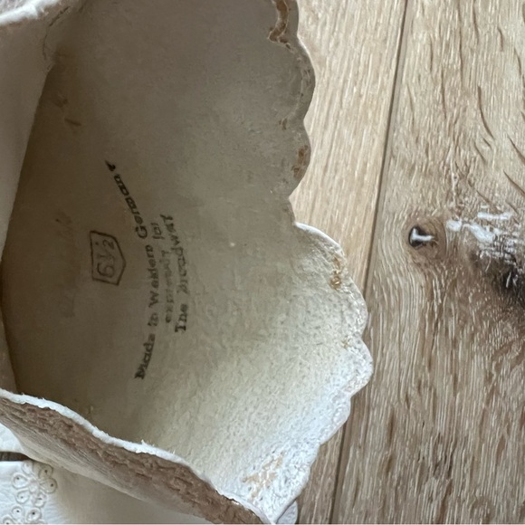 Vintage Leather Gloves with Embroidery - Picture 6 of 7